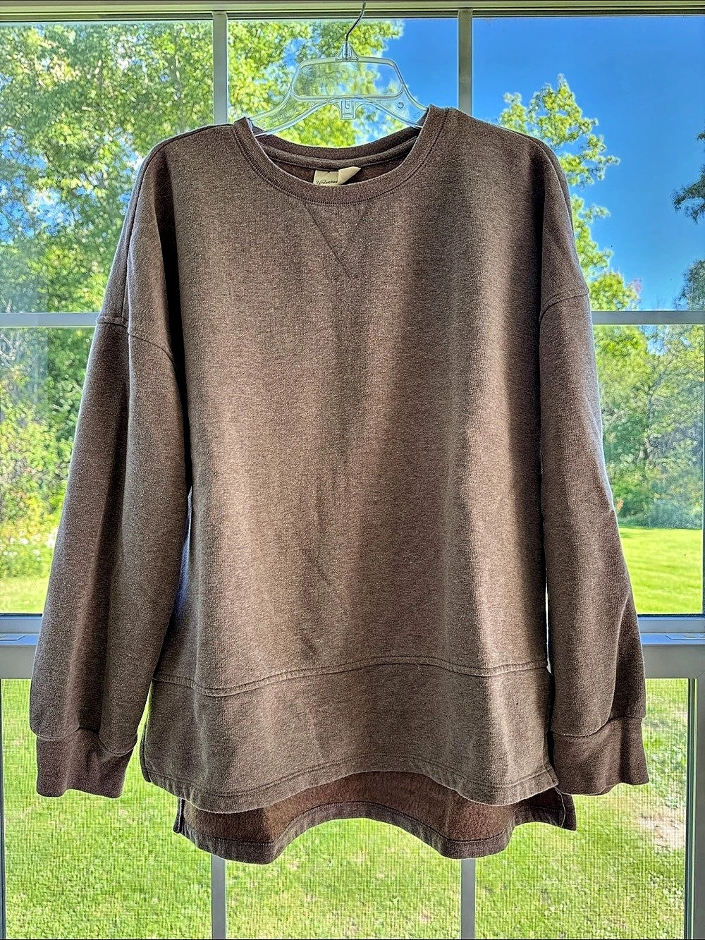 Universal Thread Goods Co Mauve Crewneck Sweatshirt. Women’s Medium.